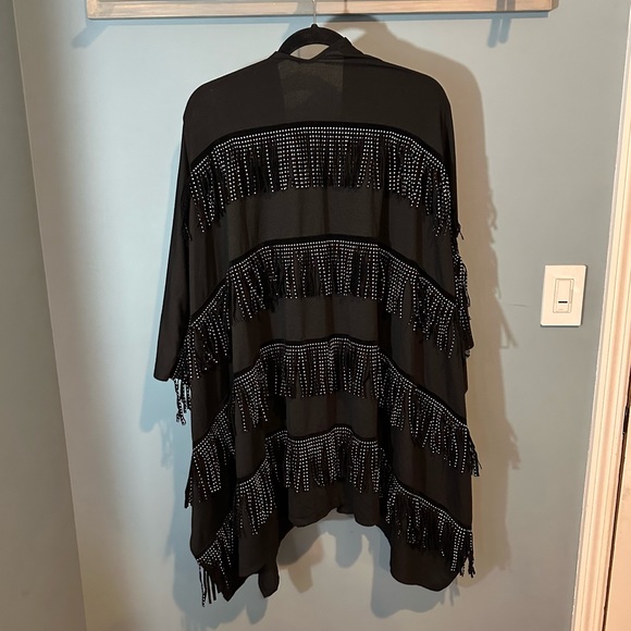 Sweaters - Women’s Poncho/Shawl with Silver Metallic Accents and Suede Fringe in Black